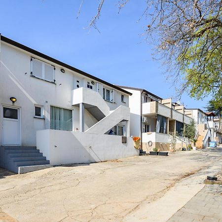Apartments Suzy Умаг Экстерьер фото