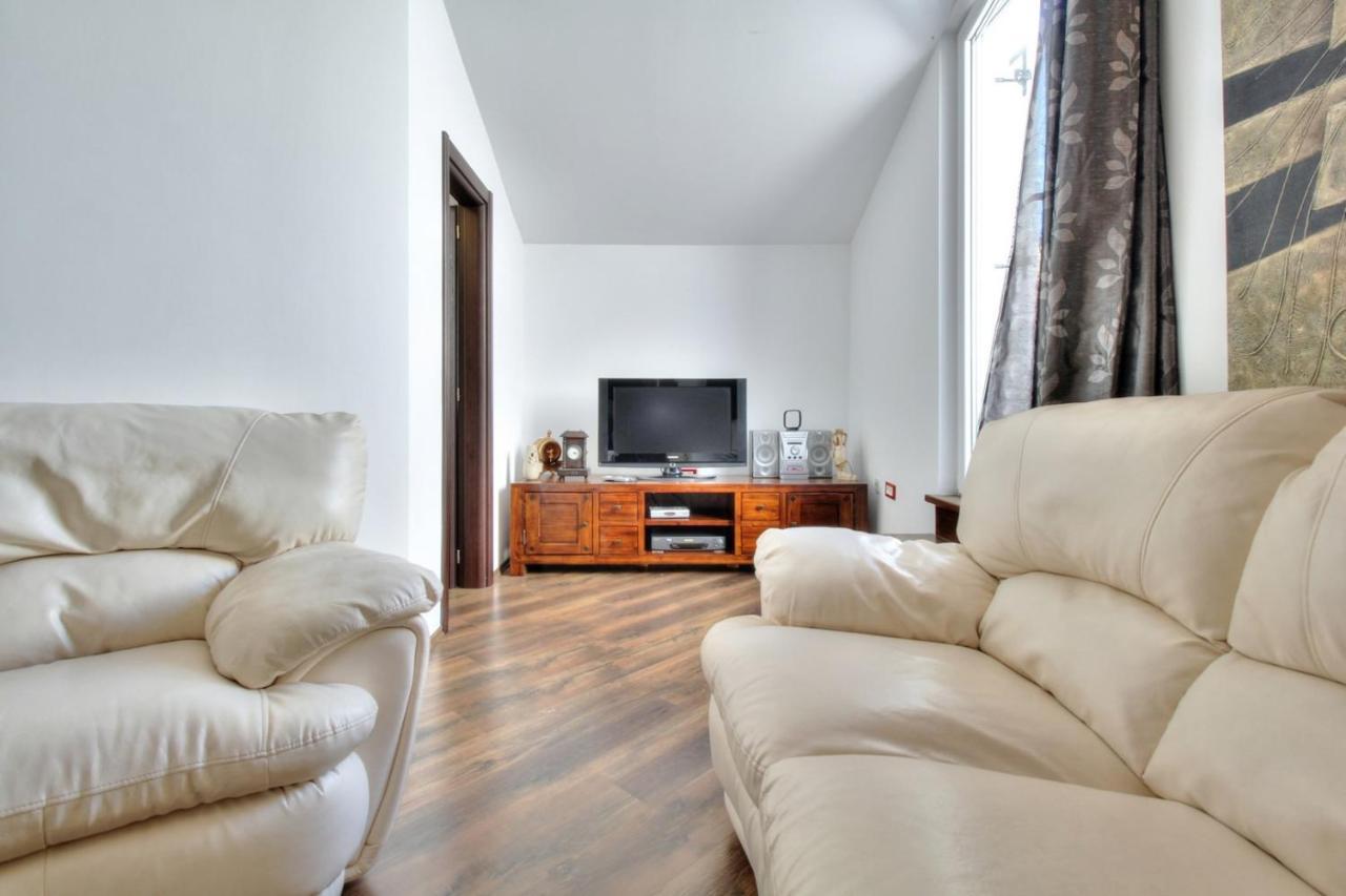 Apartments Suzy Умаг Экстерьер фото