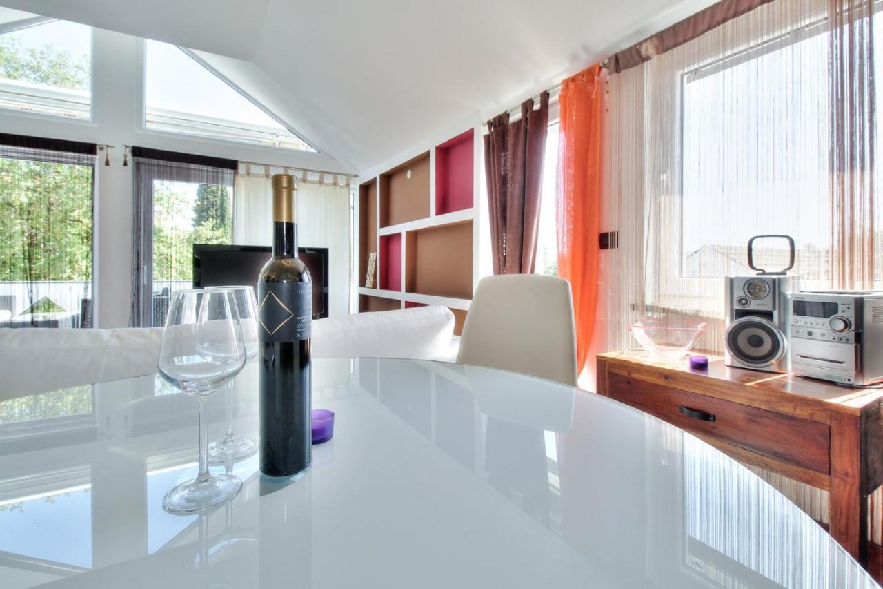 Apartments Suzy Умаг Экстерьер фото
