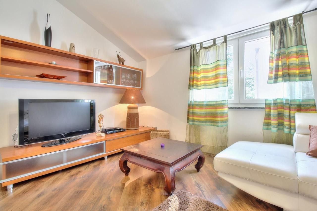 Apartments Suzy Умаг Экстерьер фото