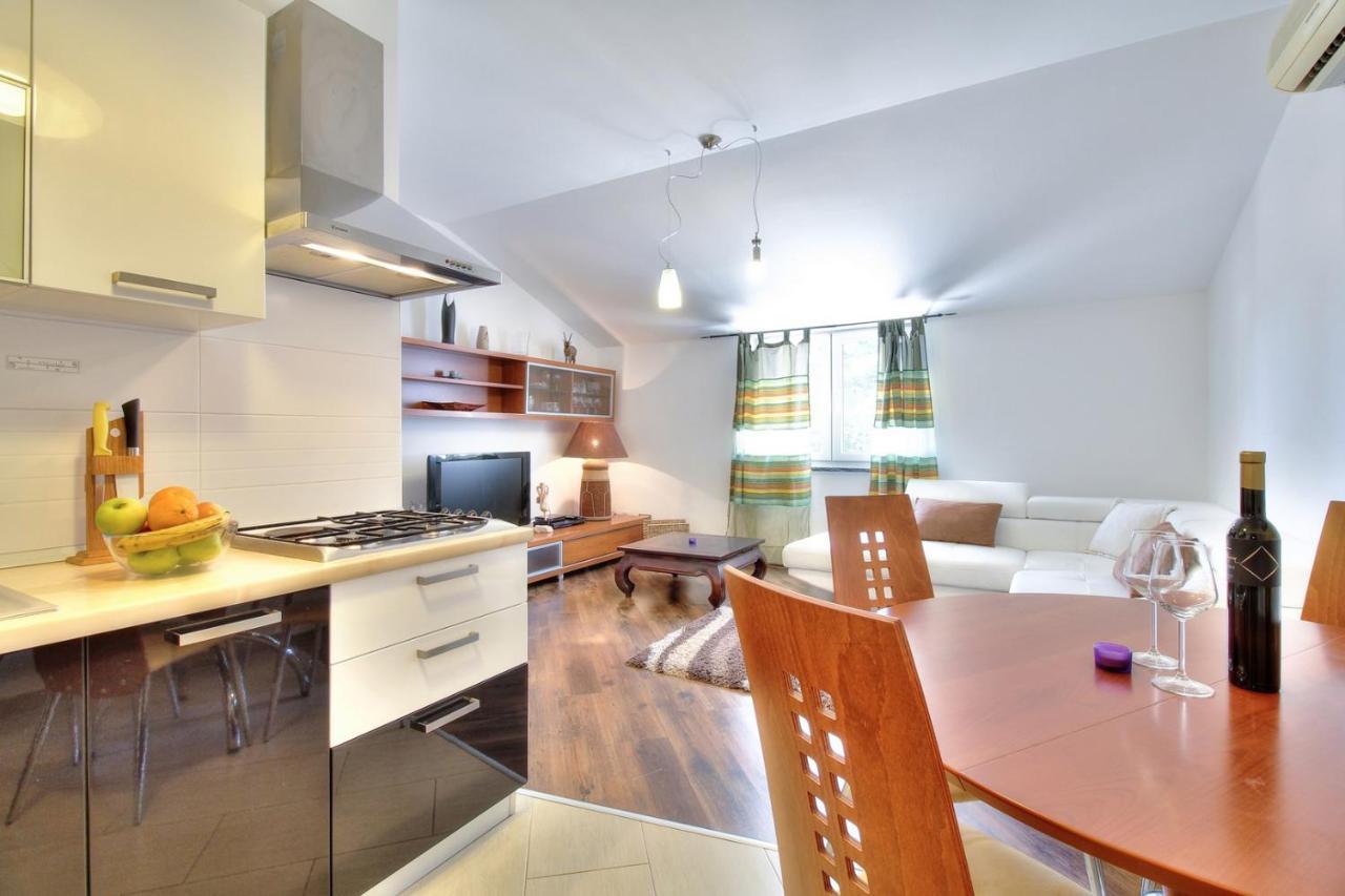 Apartments Suzy Умаг Экстерьер фото