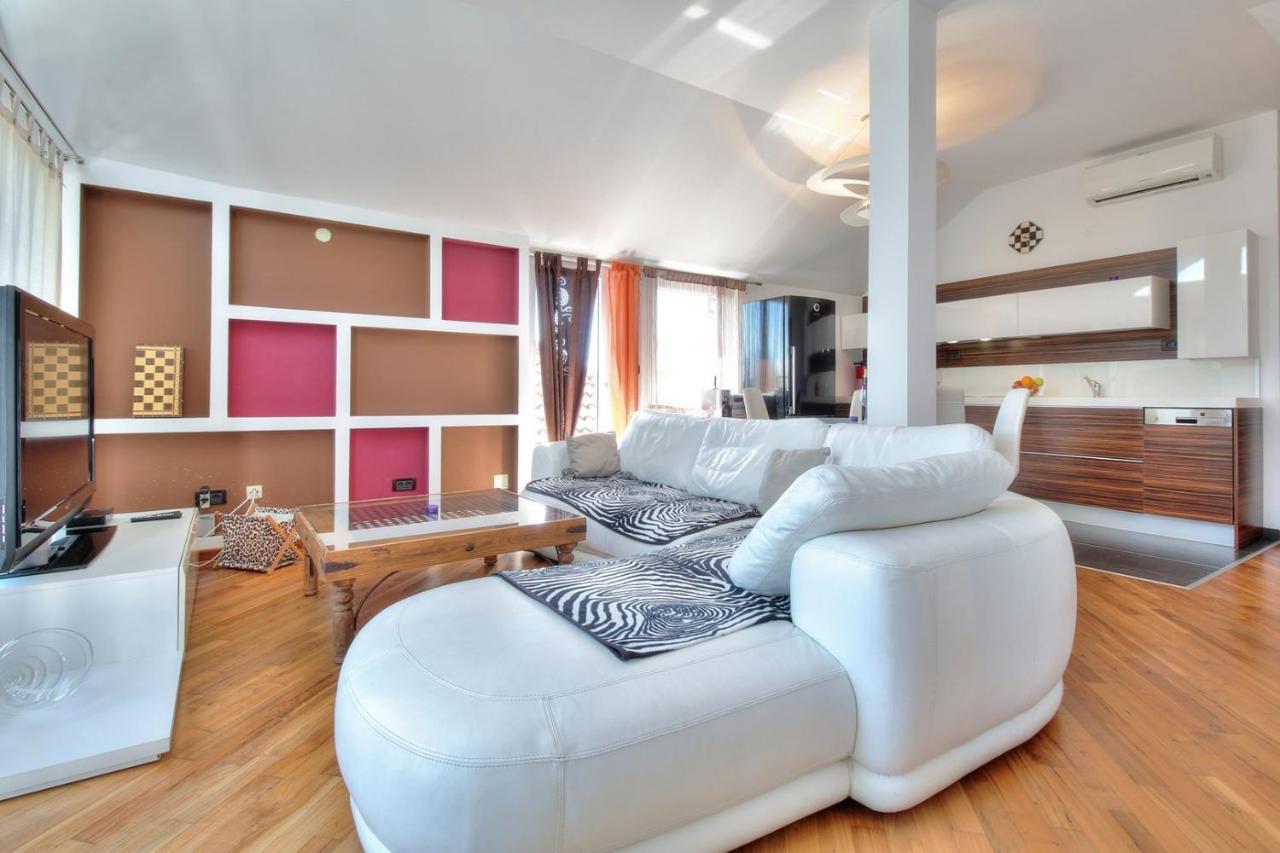 Apartments Suzy Умаг Экстерьер фото