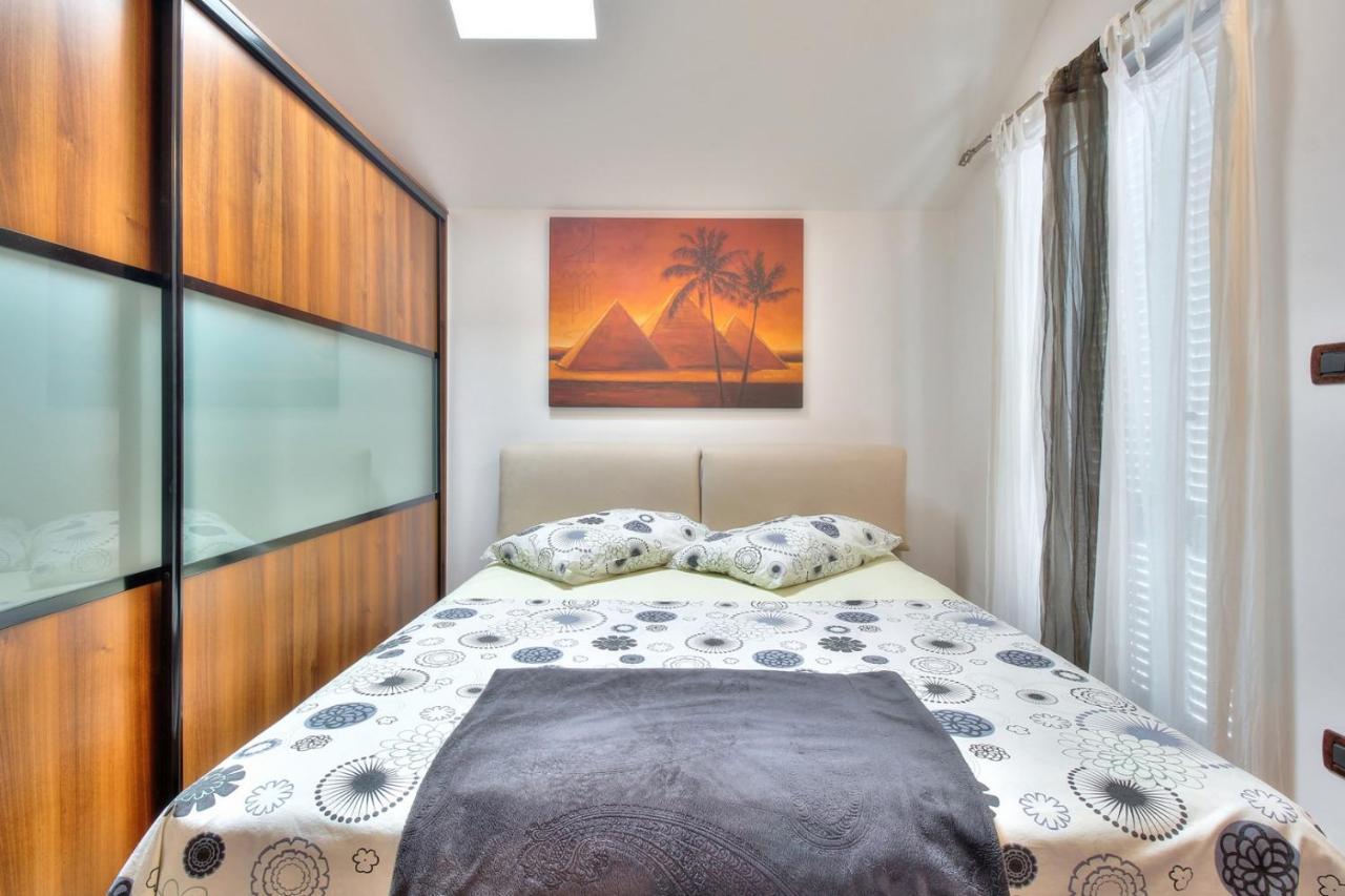 Apartments Suzy Умаг Экстерьер фото