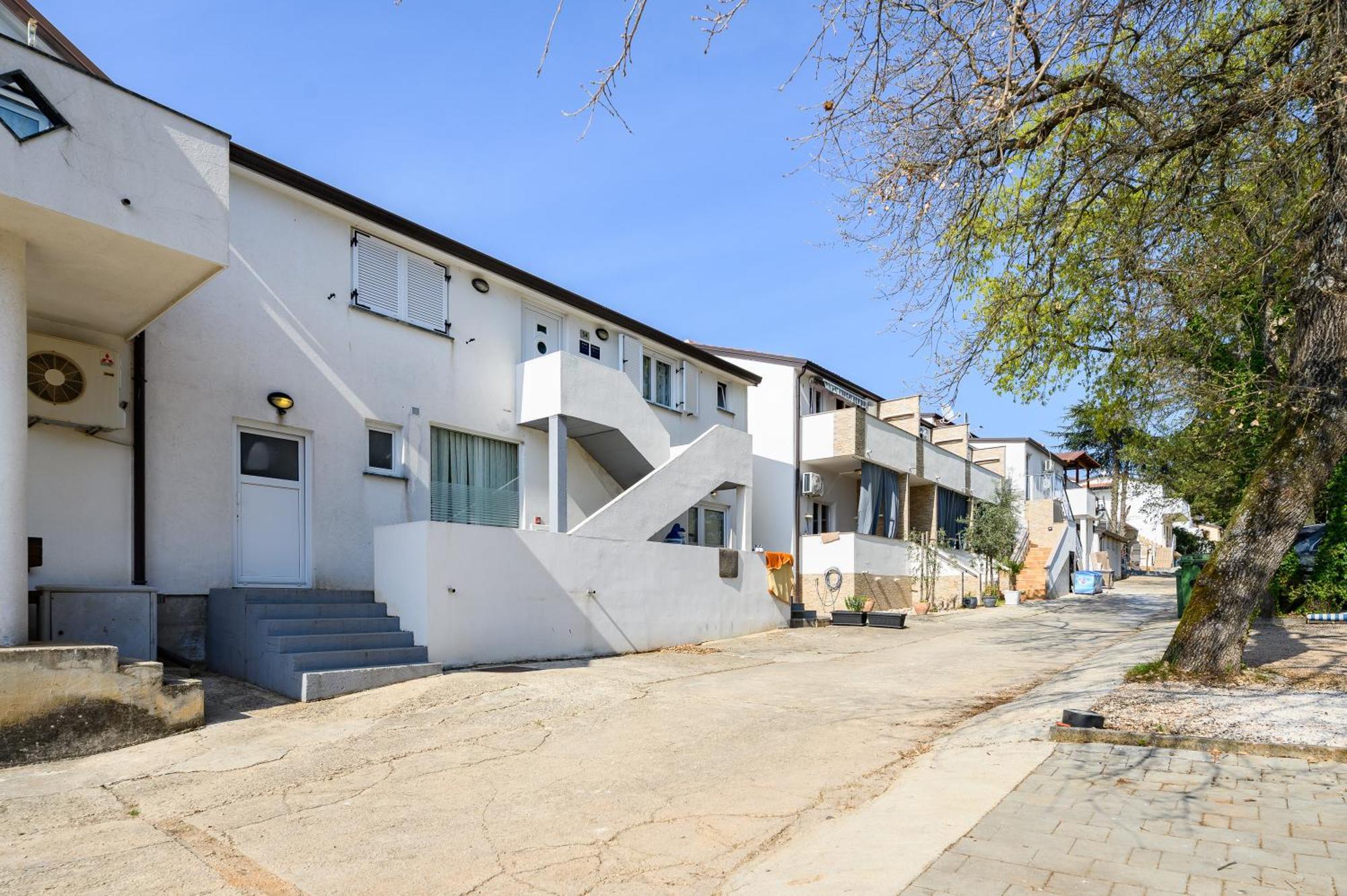 Apartments Suzy Умаг Экстерьер фото